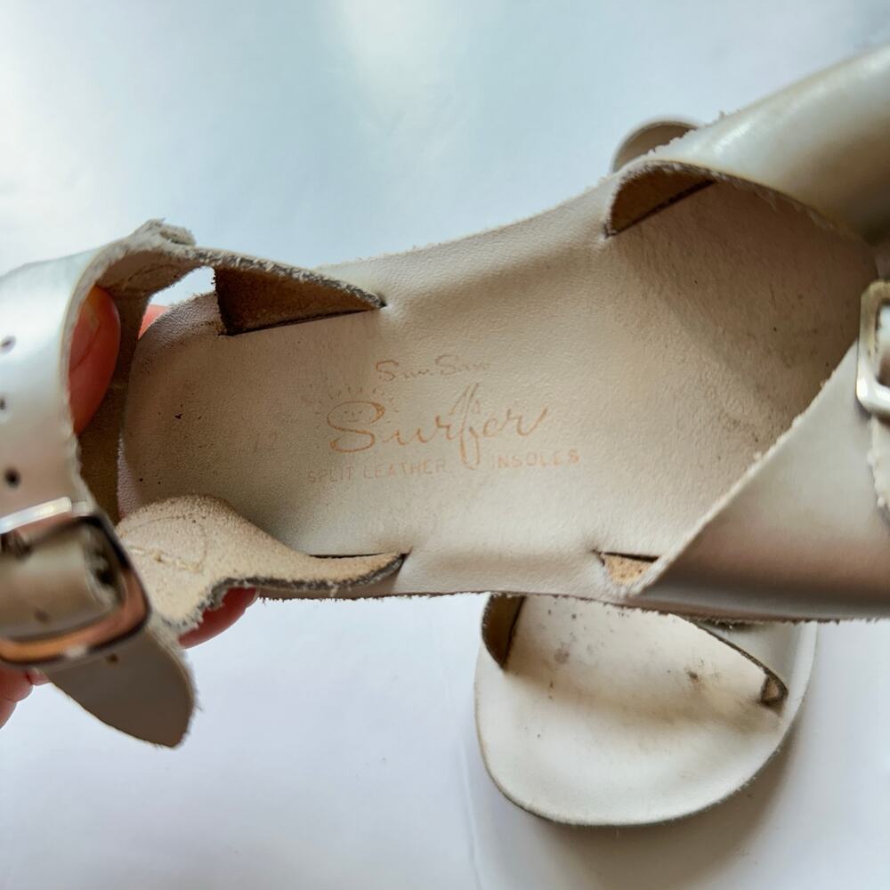 Saltwater Surfer White Leather Sandals - Girls Size 12 - Picture 7 of 7